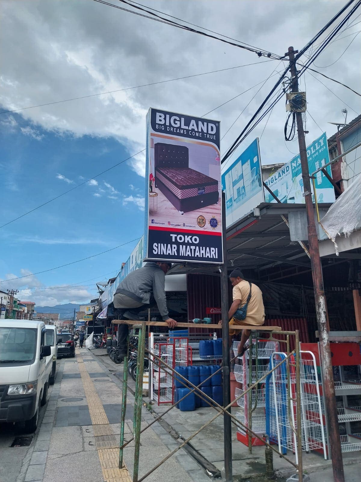 Bigland Display